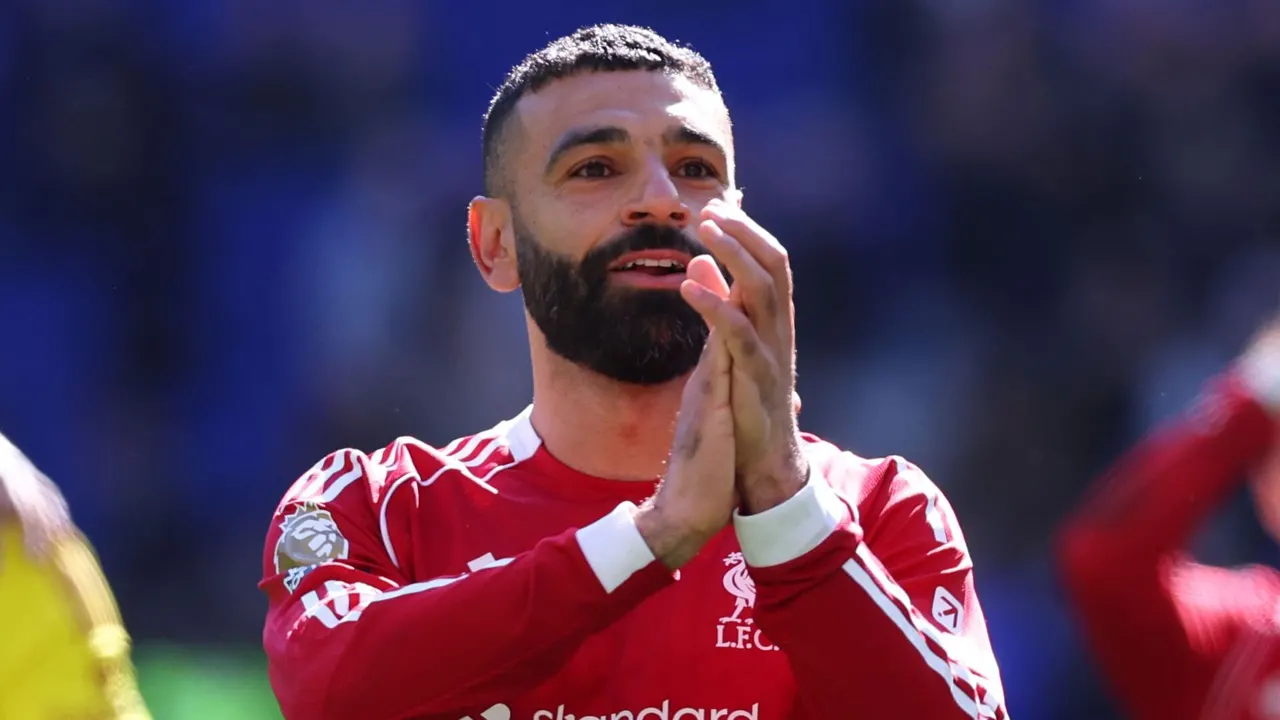 سيكشف عن ناديه الجديد خلال أيام.. الإعلان عن موعد تحديد محمد صلاح لفريقه القادم!